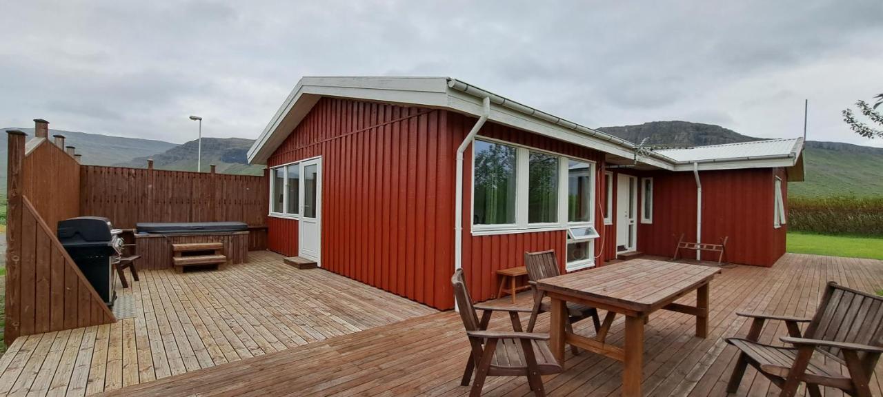 Aegisholt Privete House With Hot Tub Daire Patreksfjordur Dış mekan fotoğraf